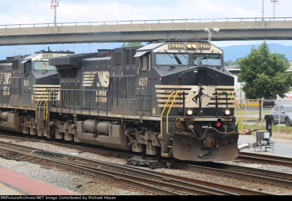 NS Freight Train in Roanoke VA 
